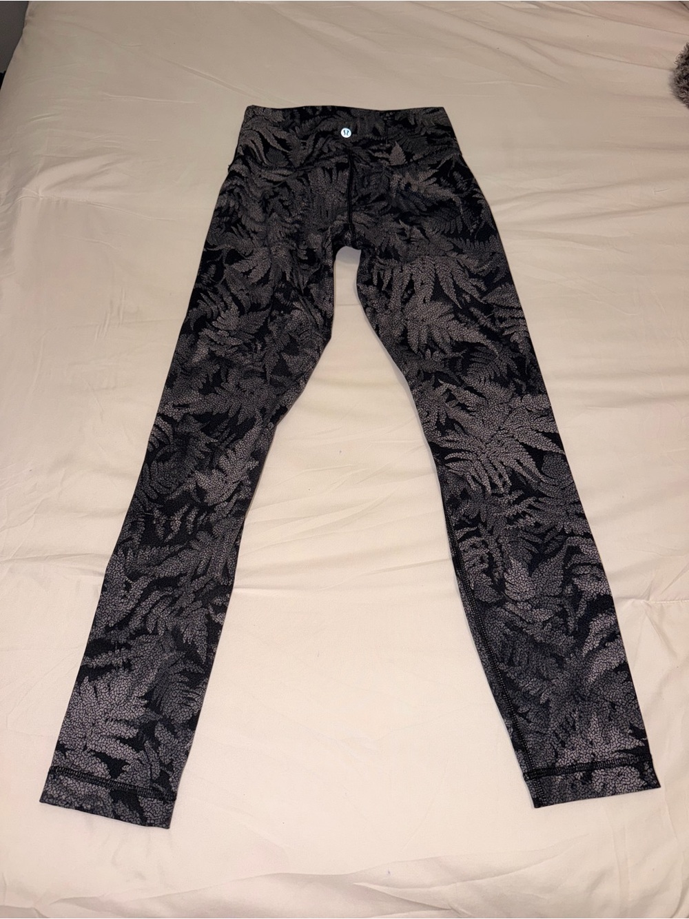 lululemon athletica Black Heathered Fern-Print Kids Leggings size Xs